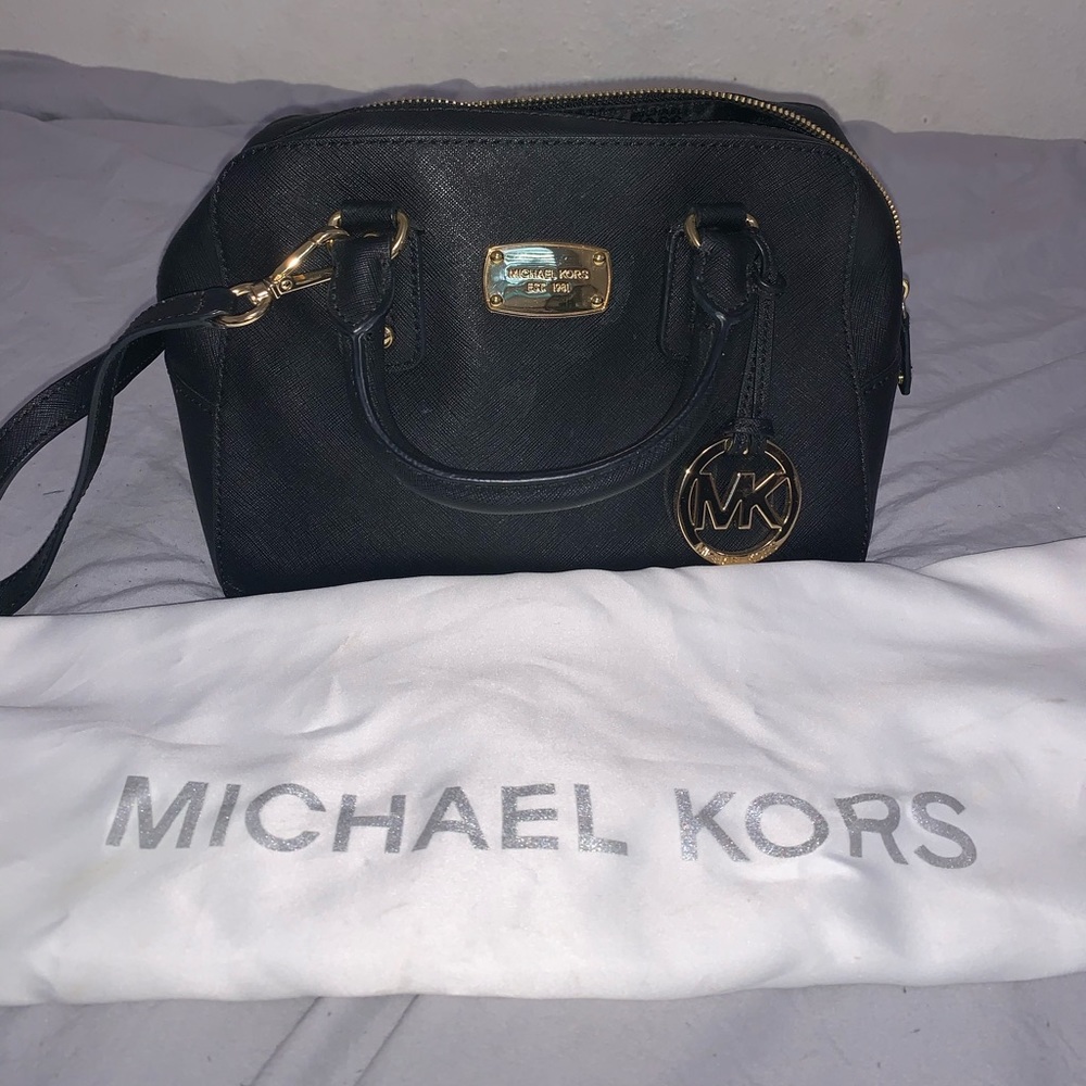 Black Michael Kors Crossbody